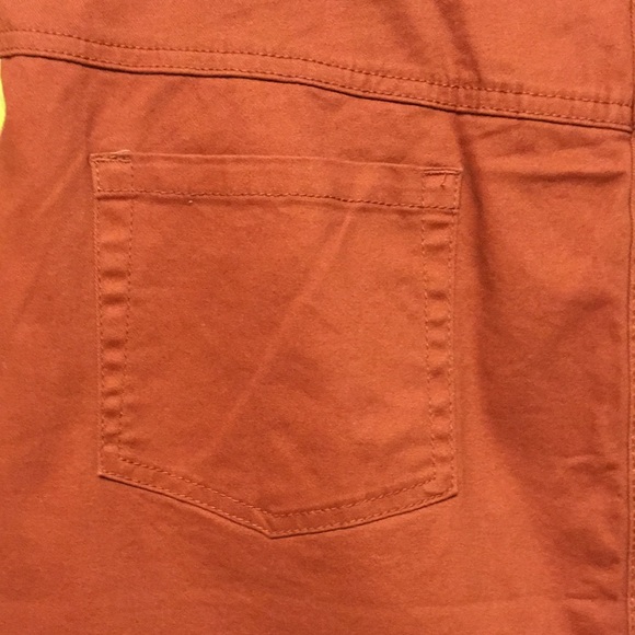 Brick red short summer skirt with elastic waist. - Picture 3 of 8